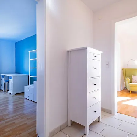 Charmante -altes Kino- 2sz-2bad-terrasse-netflix * Baden-Baden