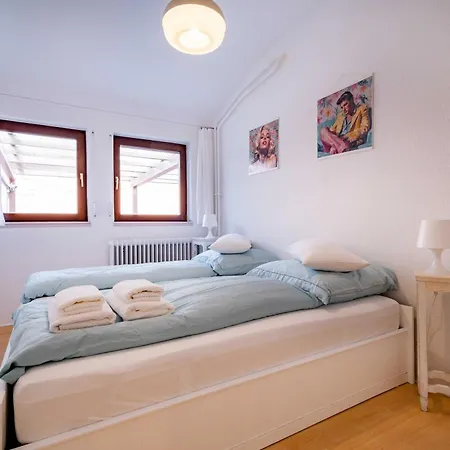 Charmante -altes Kino- 2sz-2bad-terrasse-netflix Lägenhet *