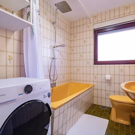 Charmante -altes Kino- 2sz-2bad-terrasse-netflix * Baden-Baden