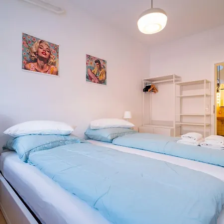 Charmante -altes Kino- 2sz-2bad-terrasse-netflix * Baden-Baden